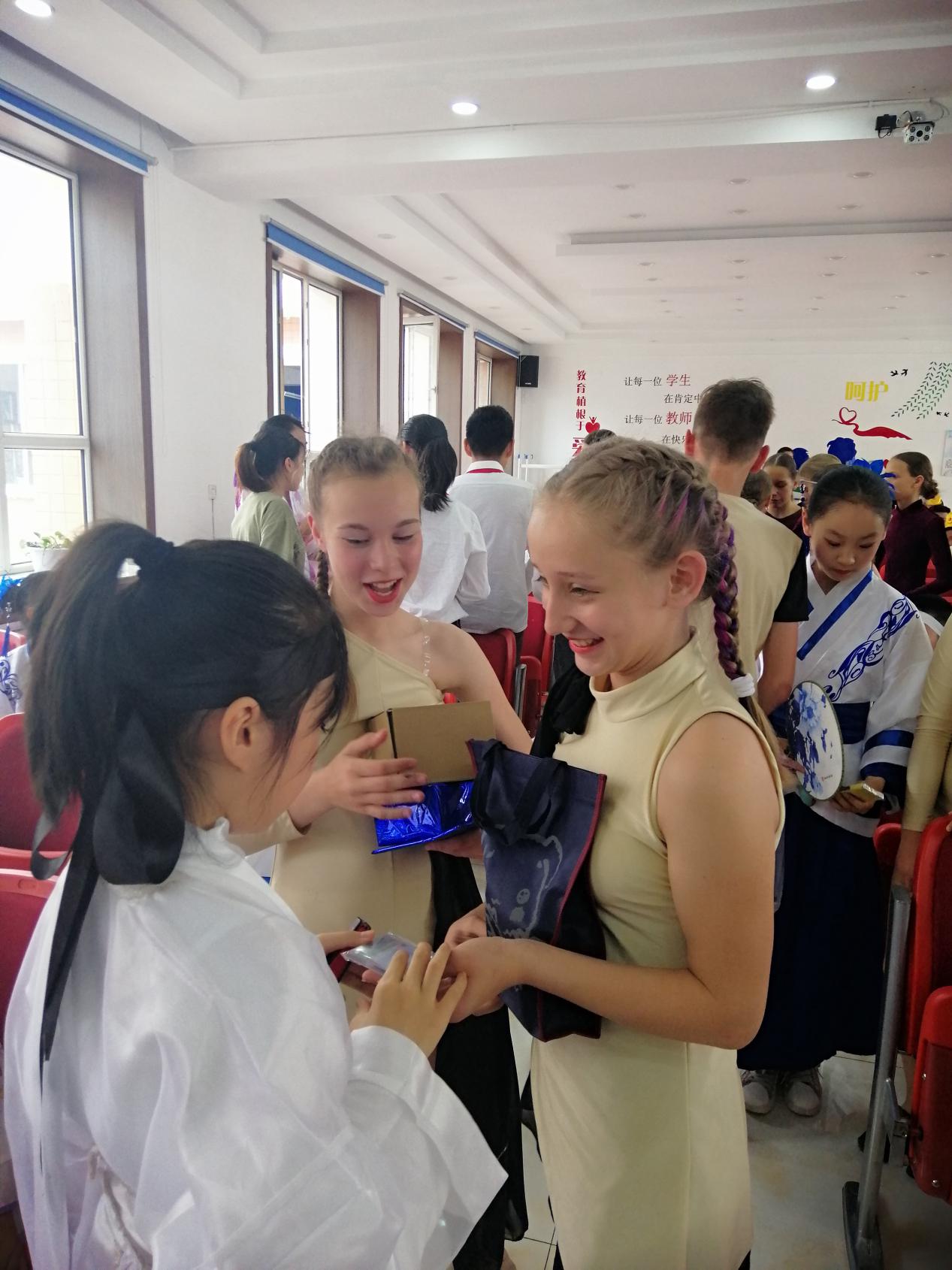 5d5a1df680765.jpg news19019-9.jpg